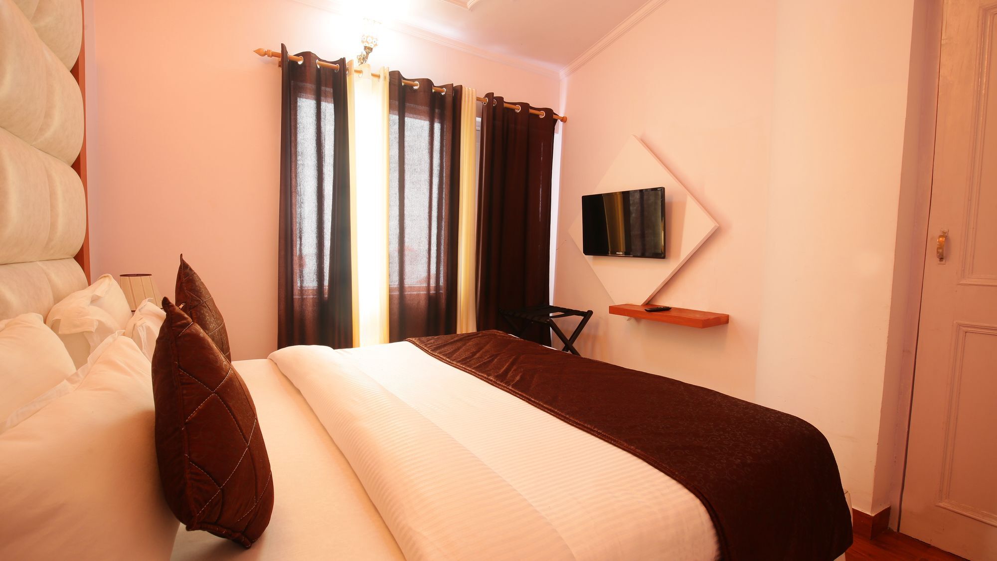 The Swiss Village Resort Nainital Exterior foto